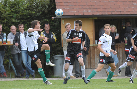 FUSSBALL