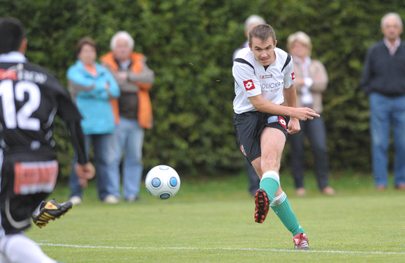 FUSSBALL